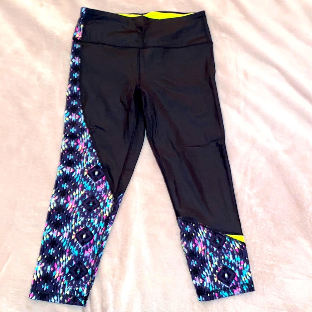 Victoria Secret VSX Sport Capri - Size M